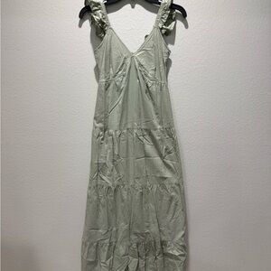 Chic Ruffled Strap Maxi Dress in Soft Green